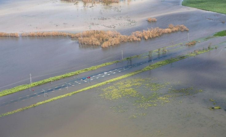 Δύο νεκροί από τον τυφώνα Ντέμπι στην Αυστραλία – Ολόκληρες πόλεις βυθισμένες στα λασπόνερα